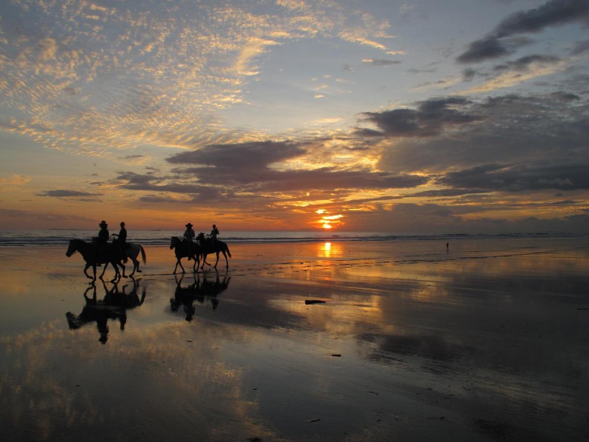 Las Lajas Beach Resort Luaran gambar