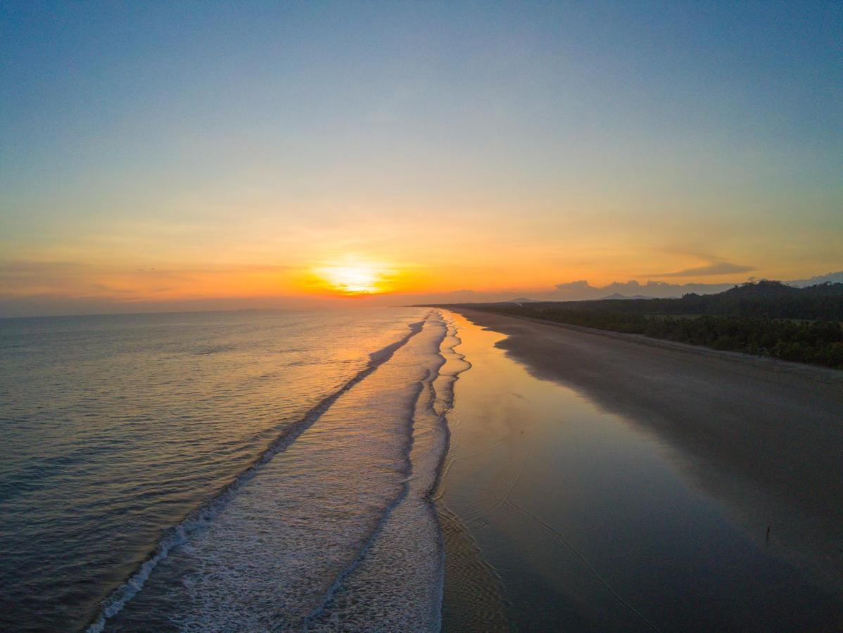 Las Lajas Beach Resort Luaran gambar