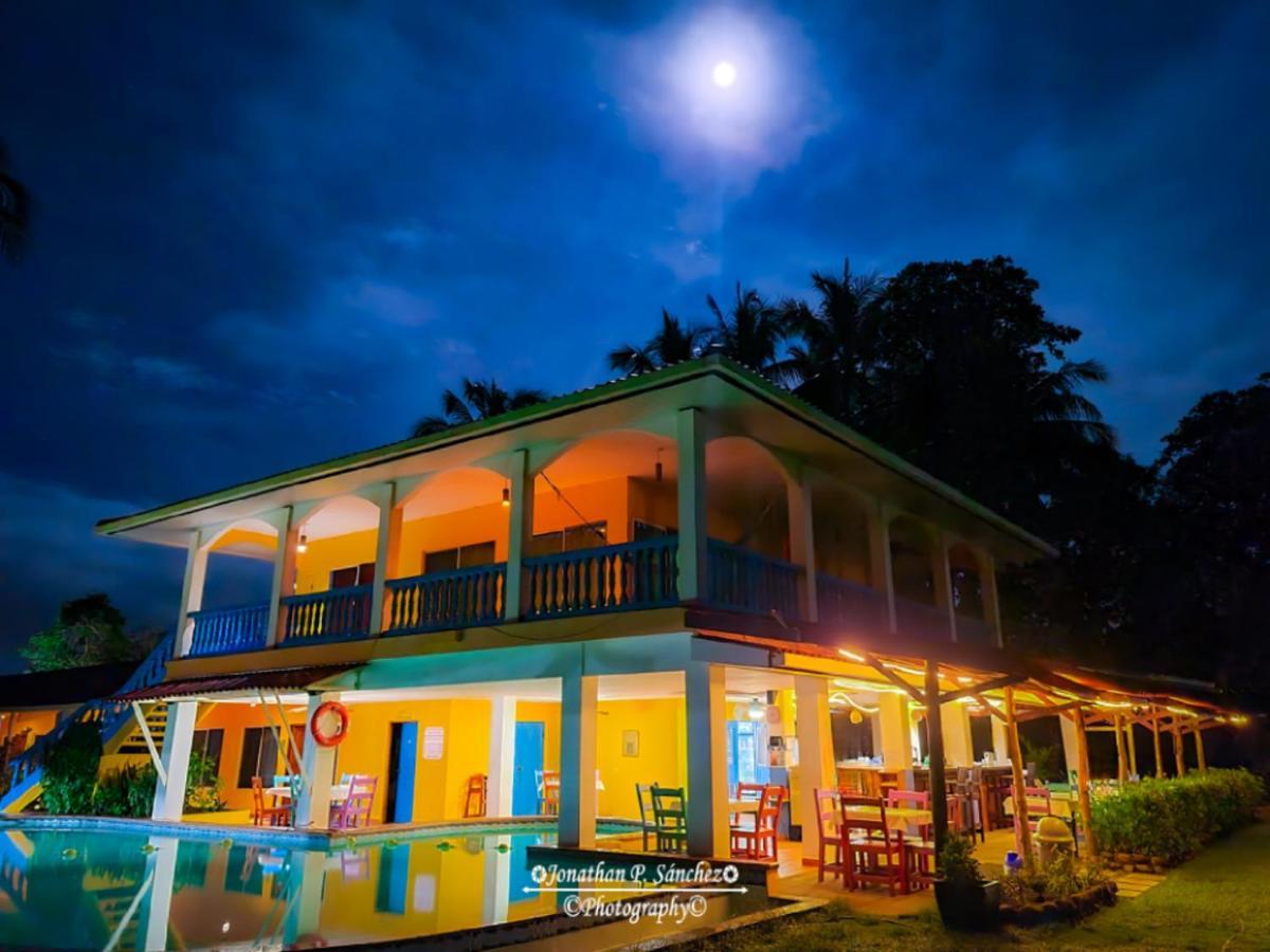 Las Lajas Beach Resort Luaran gambar