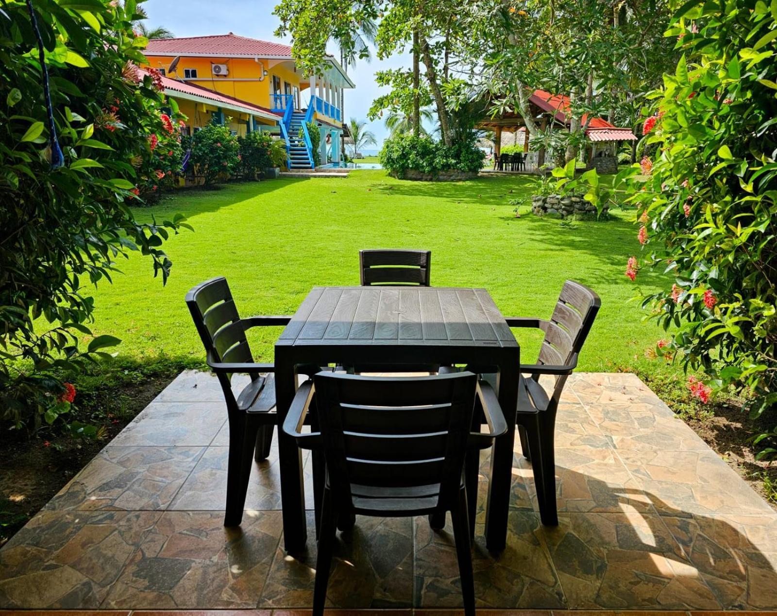 Las Lajas Beach Resort Luaran gambar